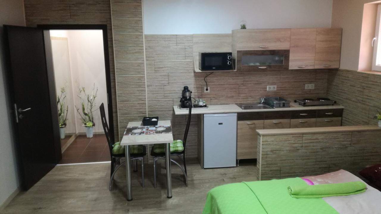 Keri Vendeghaz Apartment Mosonmagyarovar Exterior photo