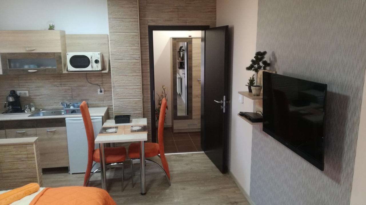 Keri Vendeghaz Apartment Mosonmagyarovar Exterior photo
